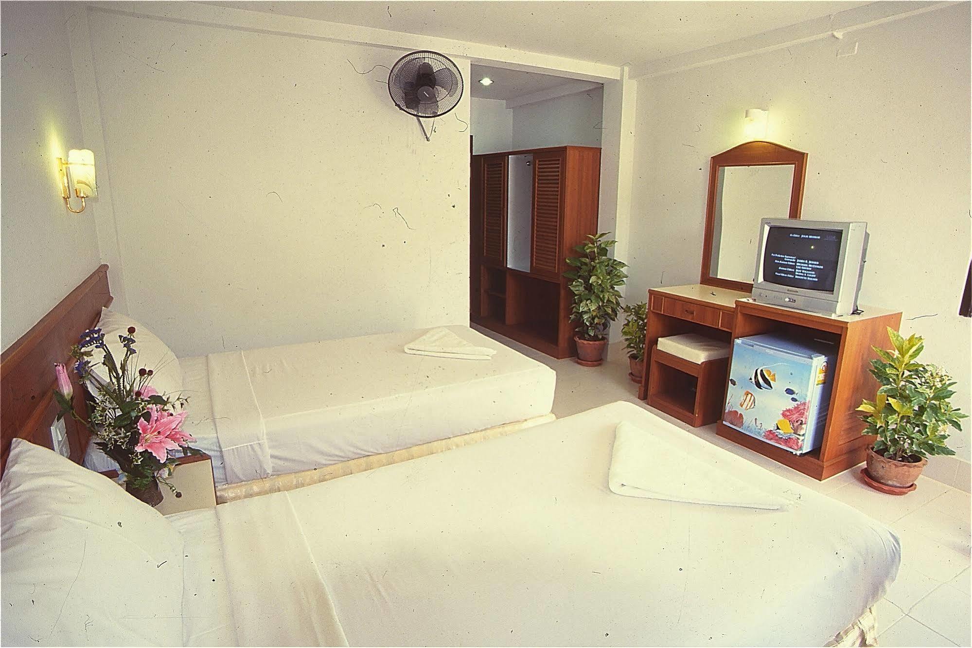 J Apartment Ao Nang Exterior foto
