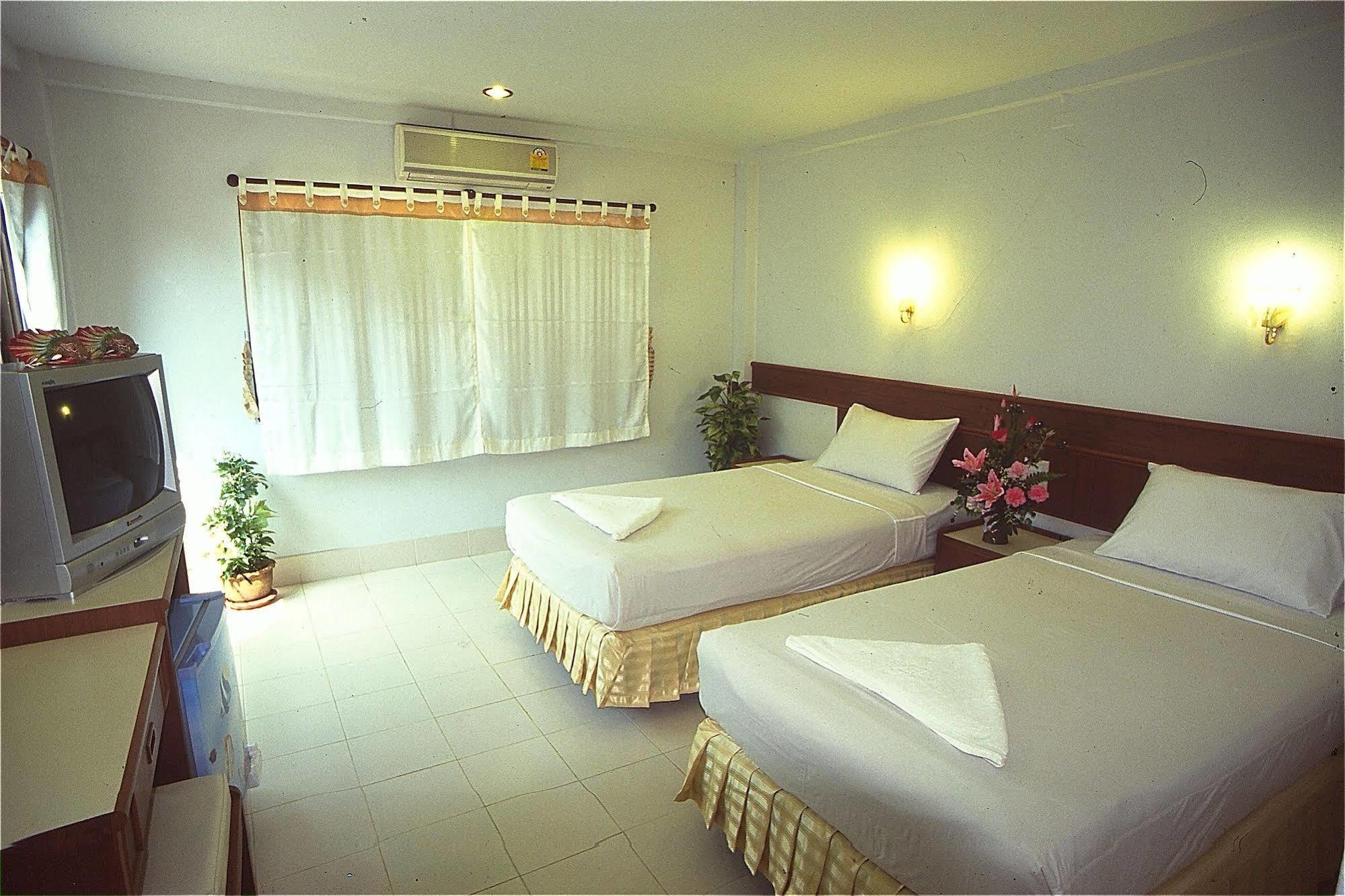J Apartment Ao Nang Exterior foto